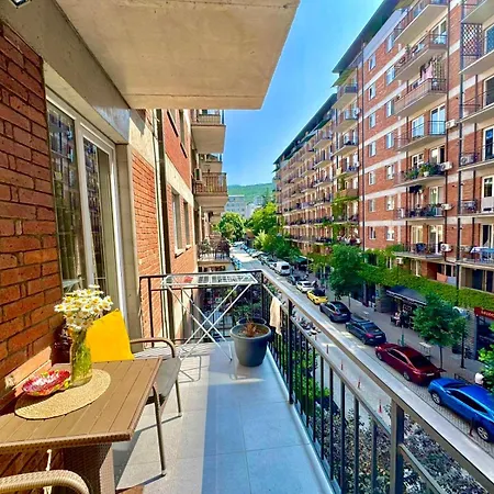 2Bedroom Home Inn At Jikia'S Green Complex-Central Tbilisi Exterior photo