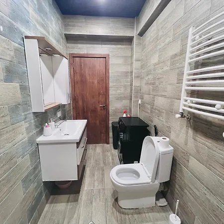 2Bedroom Home Inn At Jikia'S Green Complex-Central Tbilisi Exterior photo