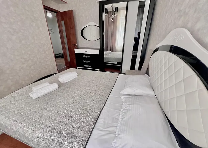 2Bedroom Home Inn At Jikia\'S Green Complex-Central Tbilisi