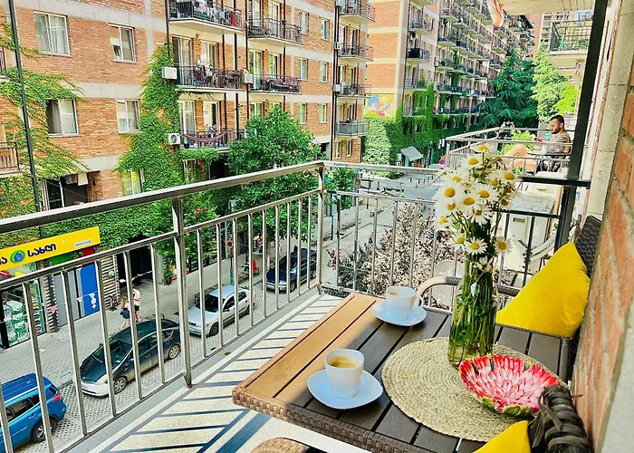 2Bedroom Home Inn At Jikia\'S Green Complex-Central Tbilisi